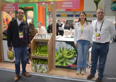 Saul Carrera, Alexandra Arango y Roger Fallas, de Grupo Batgal, la mayor productora de plátano en Costa Rica